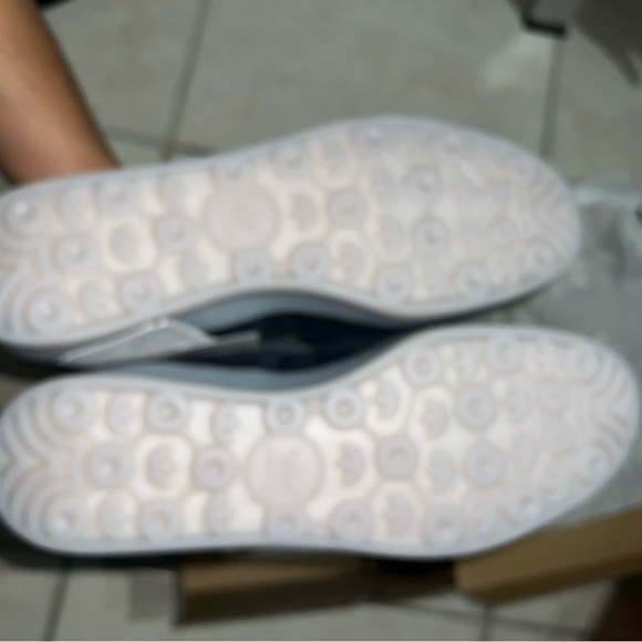 Adidas Aloha - Picture 3 of 7